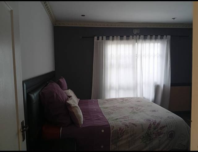 3 BEDROOM FREEHOLD FOR SALE IN ILITHA PARK